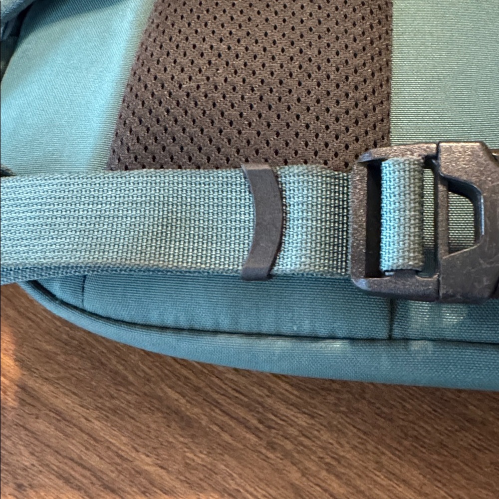 REI Rucksack Backpack 18L - Picture 3 of 4